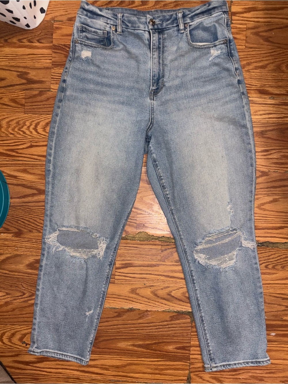 American Eagle Light Blue Distressed High-Rise Mom jeans